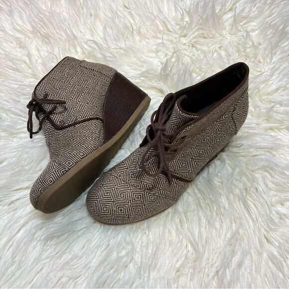 Toms Brown Geometric Granny Lace Up Wedge Ankle Boots Womens Size‎ 9.5 - Picture 1 of 6